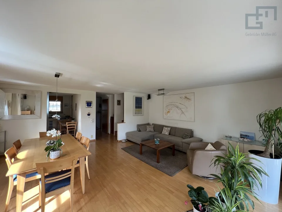 Casa a schiera soleggiata con bel giardino!