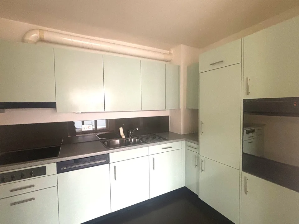 Charmant appartement 2.5 pièces avec cheminée à Biel