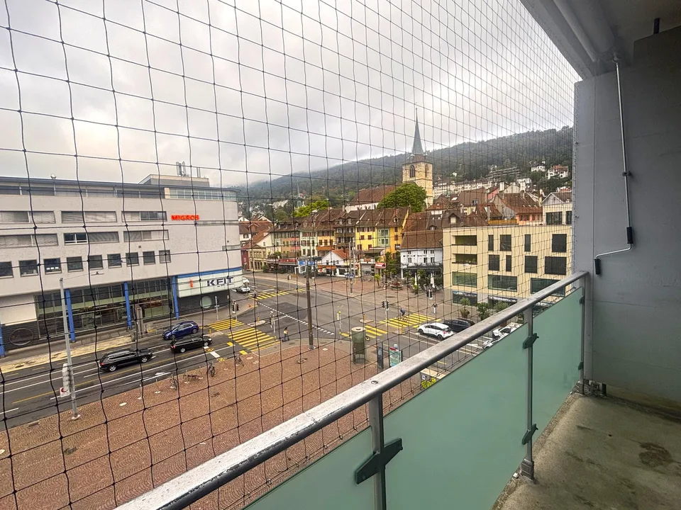Charmant appartement 2.5 pièces avec cheminée à Biel