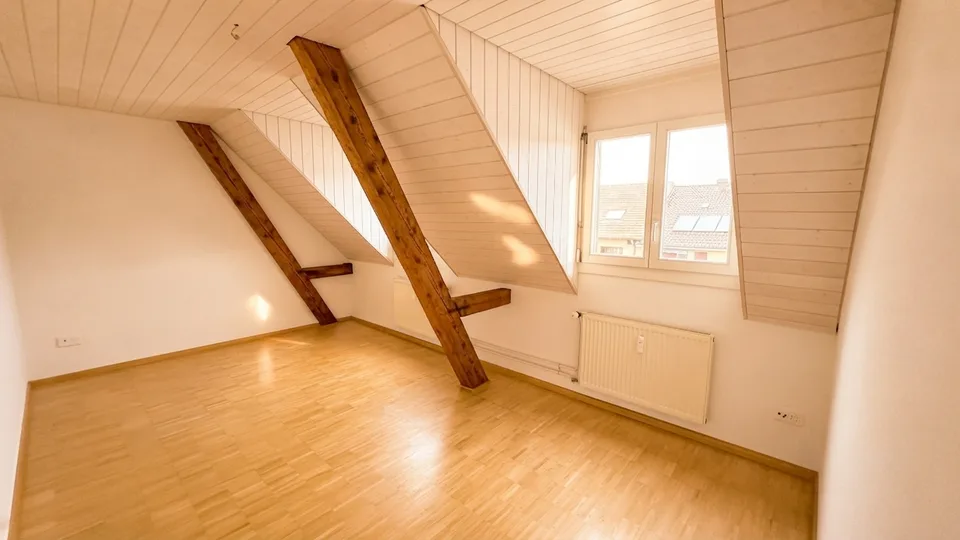 Einzigartige Dachwohnung mit Galerie im Breite-Quartier