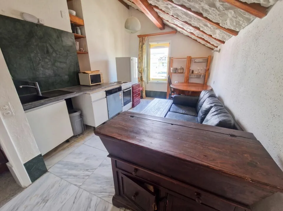 Gepflegte 4-Zimmer-Dachwohnung mit Cheminée - Brüggstrasse 74, Biel