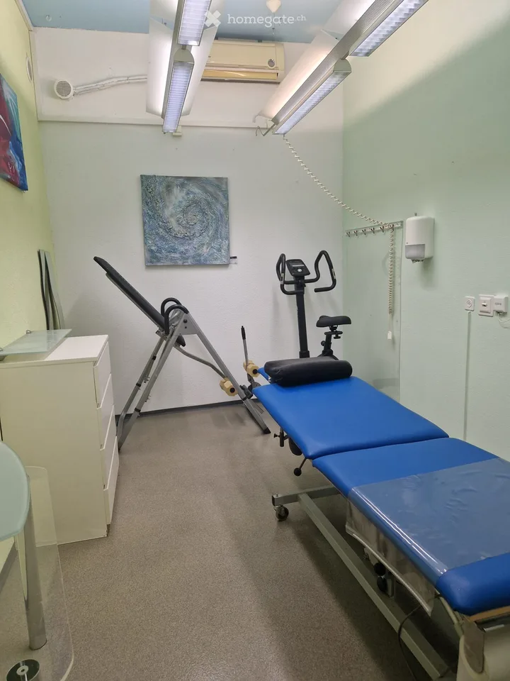 Ladenfläche / Studio / Salon / Gewerbe möbeliert (Parkplatz optional) ---> neuer Preis!