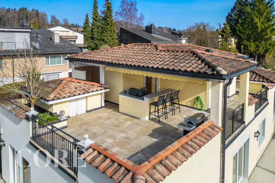 Family-friendly, sunny house with mountain view and privacy in a prime location