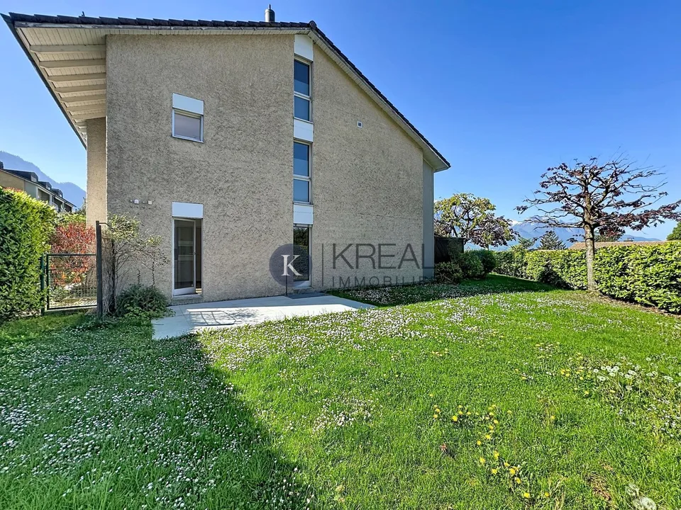Cadre idéal à Villeneuve ? Superbe villa de 6.5 Pièces avec vue sur le lac