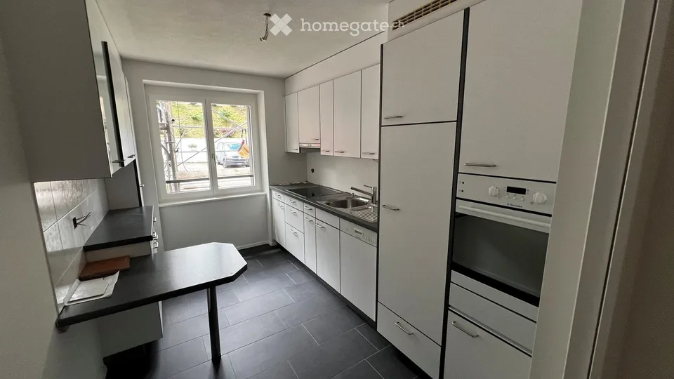 Helle 4-Zimmer-Wohnung mit Balkon und Sitzplatz in Thalwil
