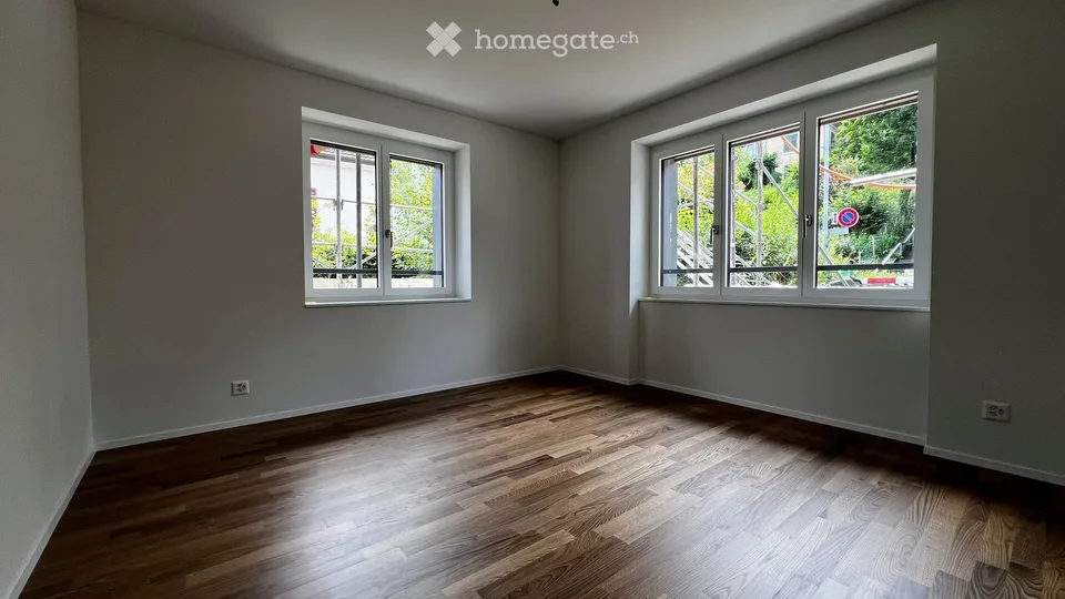 Helle 4-Zimmer-Wohnung mit Balkon und Sitzplatz in Thalwil