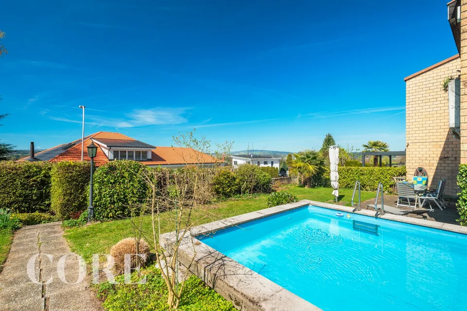 Maison avec piscine et vue panoramique dans un excellent emplacement