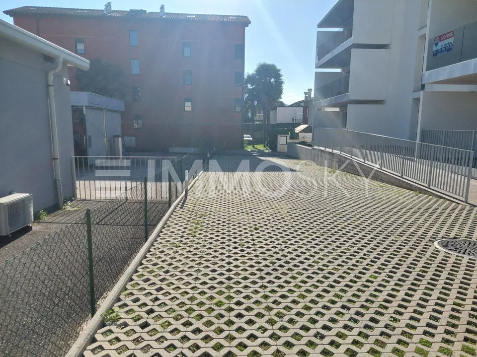 Zentrale, geräumige und sonnige Wohnung