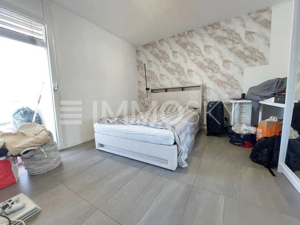 Zentrale, geräumige und sonnige Wohnung