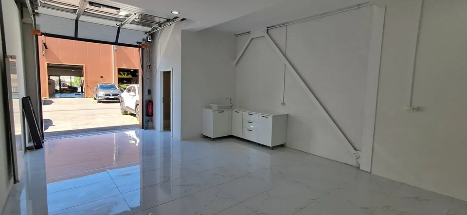 Box di 60 m2 a Crissier