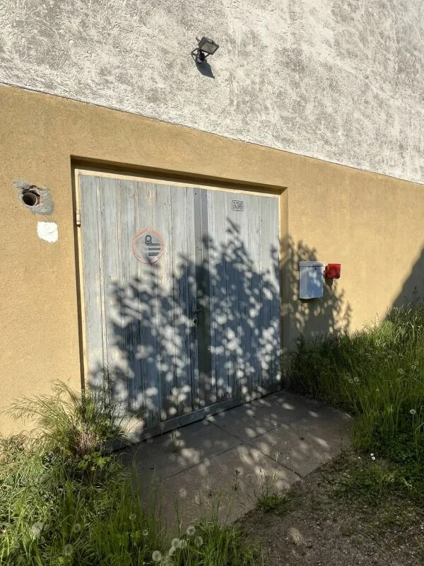 Beaucoup d'espace pour votre stockage ou votre hobby : 170 m² dans un emplacement central à Glattfelden à louer