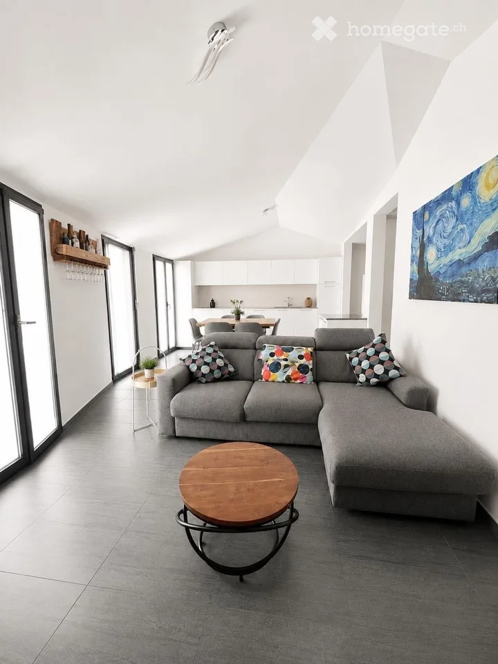 Moderno Appartamento Duplex 4,5 locali-Cercasi subentrante