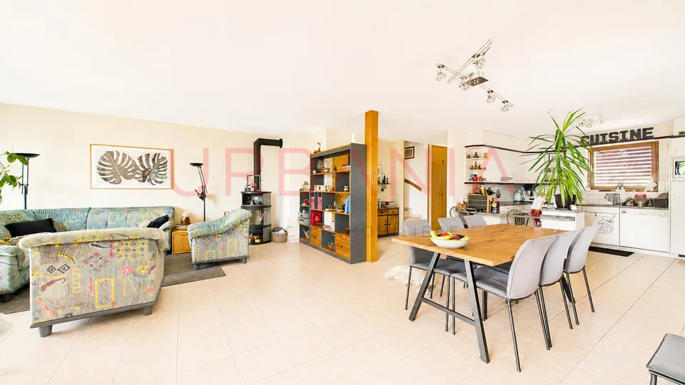 Deux magnifiques villas avec jardins privatifs - Une opportunité rare