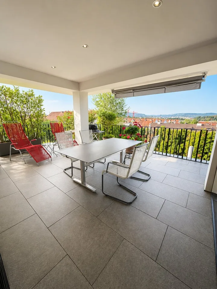 Appartement-maisonnette élégant de 4,5 pièces à Weiningen