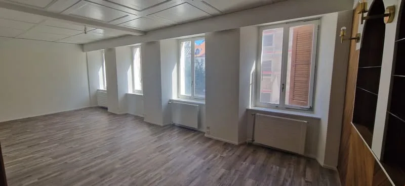Bello appartamento di 4 locali nel centro di Le Locle