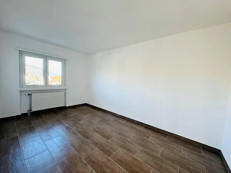 Appartamento moderno di 3,5 locali a Tavannes con vista