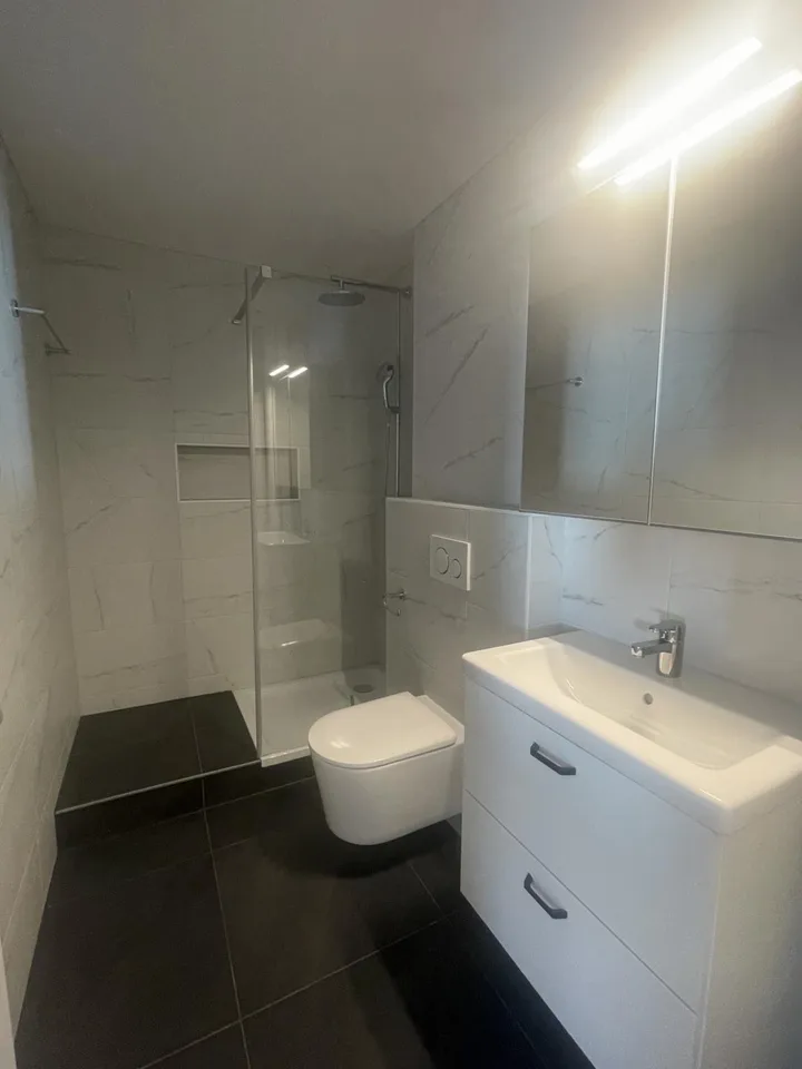2,5 ZIMMER MIT SEEBLICK UND SCHLOSSBLICK