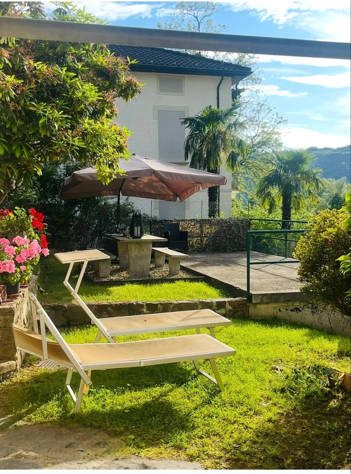 Casa unifamiliare con splendido giardino a 2 passi dal lago