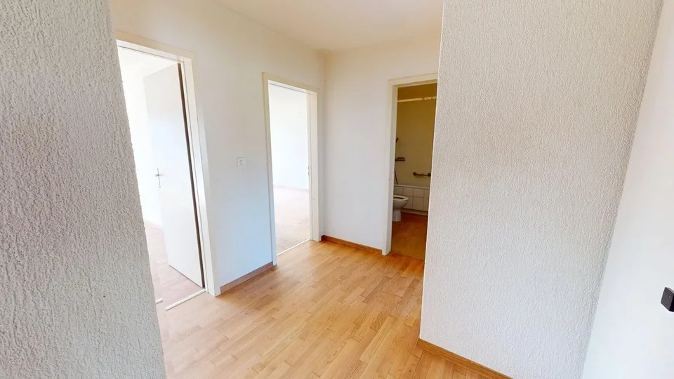 Zentrale 4-Zimmer-Wohnung in Uster (Befristung bis 30.09.2027)