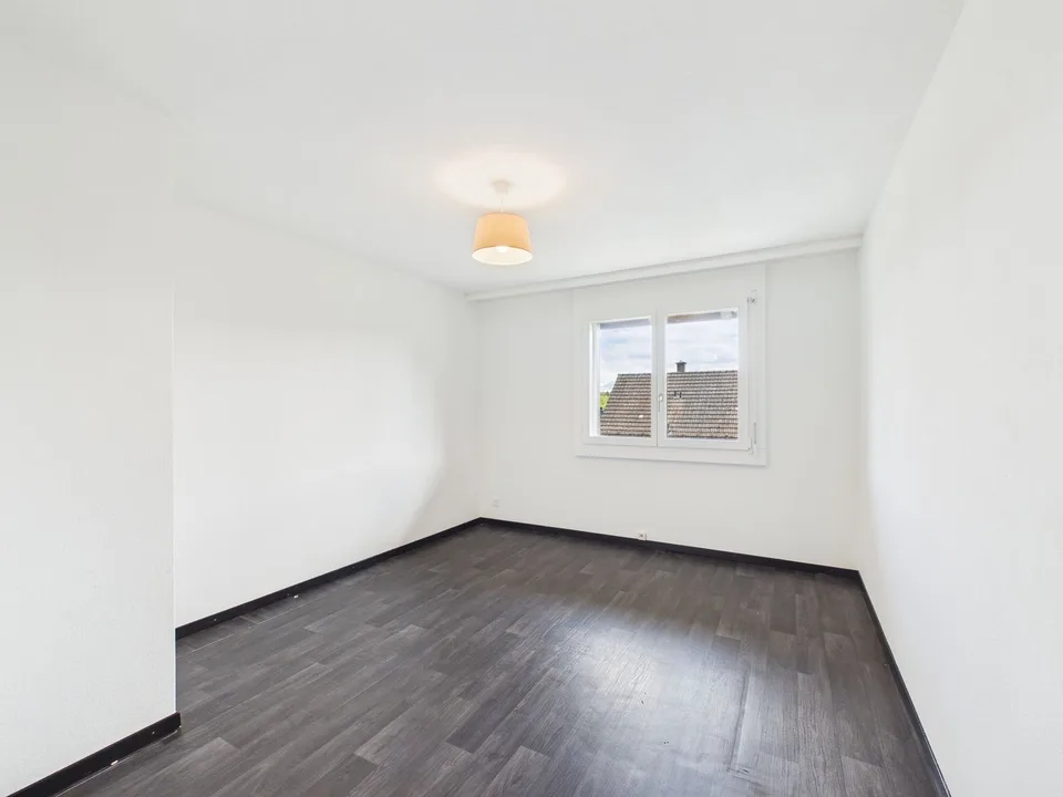 Charmantes 5.5-Zimmer-Doppeleinfamilienhaus mit Weitsicht & Gartenparadies am Ende einer Sackgasse