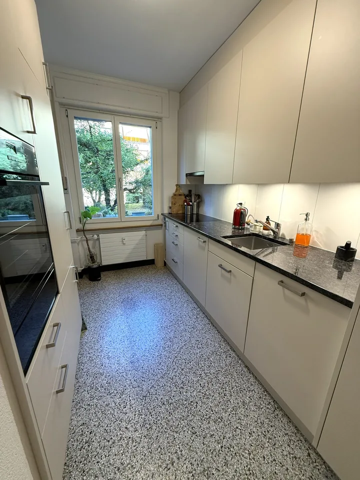 Wunderschöne, helle Altbauwohnung