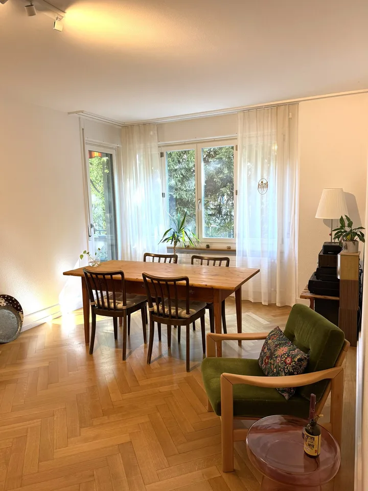 Wunderschöne, helle Altbauwohnung