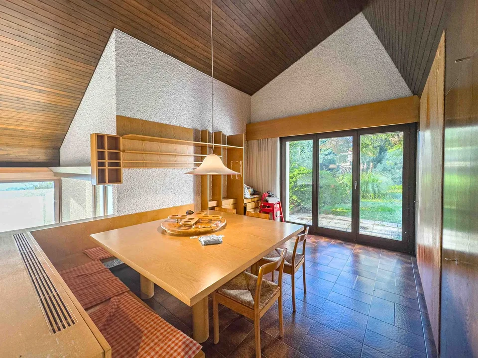 Villa with large garden and open view in Morbio Superiore