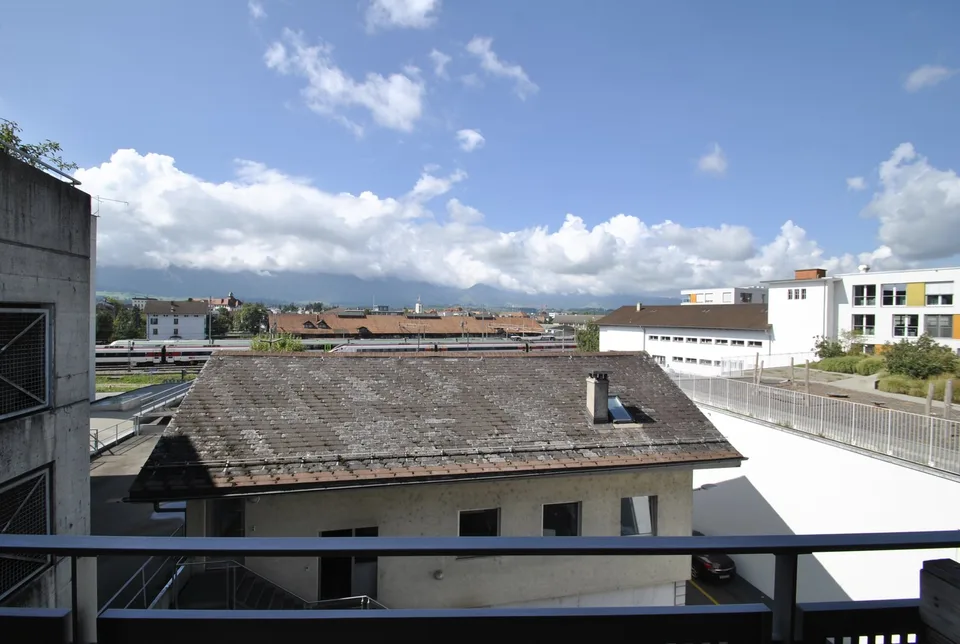Living in the Red House of Thun | Central Location
