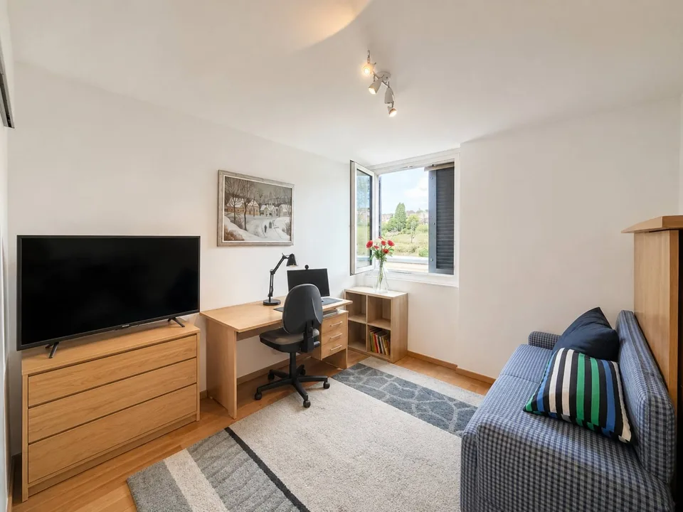 Dachgeschoss von 2020, Terrasse von 53 m² und Blick auf den Genfersee