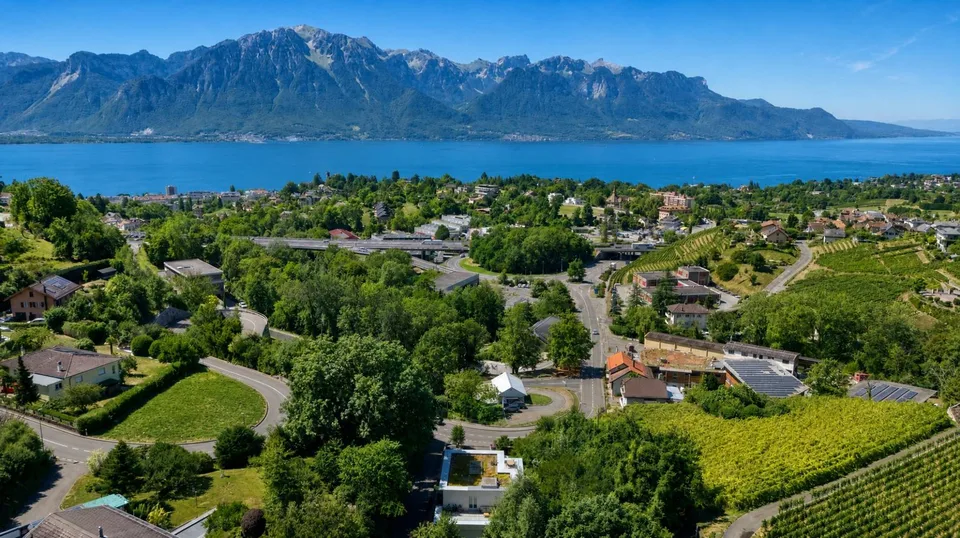 5,5 locali in duplex con ampia terrazza affacciata sul Lago di Ginevra