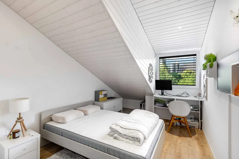Duplex-Wohnung im modernen Stil mit Renovation und Blick auf den Genfersee und die Alpen