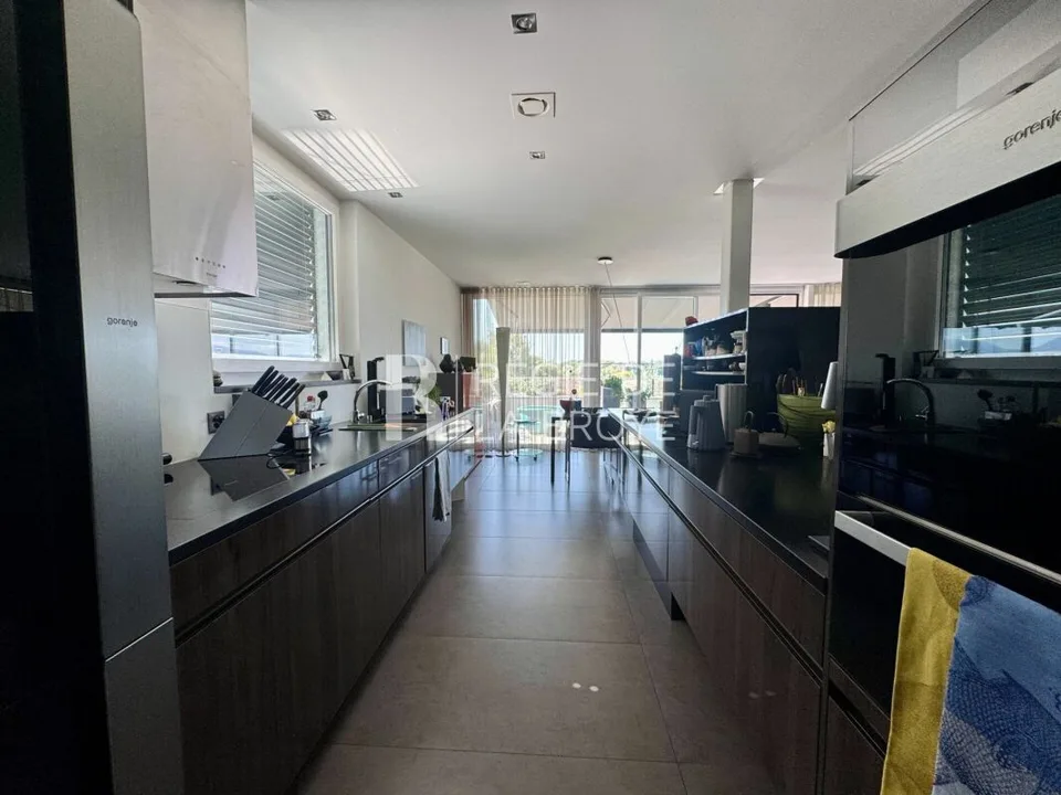 Appartement mit hohem Standard, 4.5 Zimmer in Gampelen