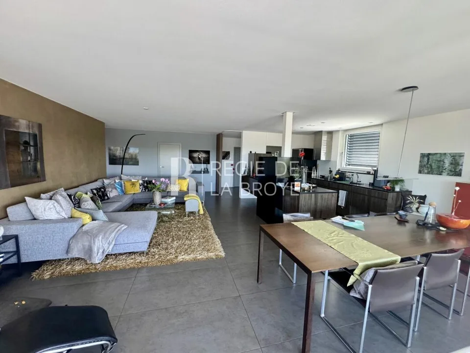 Appartement mit hohem Standard, 4.5 Zimmer in Gampelen