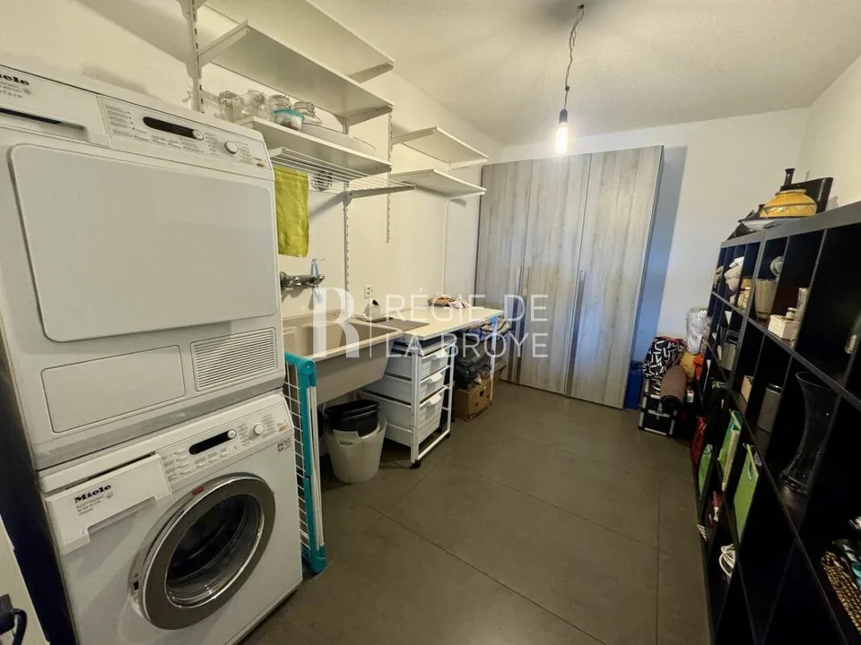 Appartement mit hohem Standard, 4.5 Zimmer in Gampelen