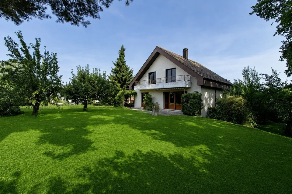 Freistehendes Einfamilienhaus mit viel Potenzial