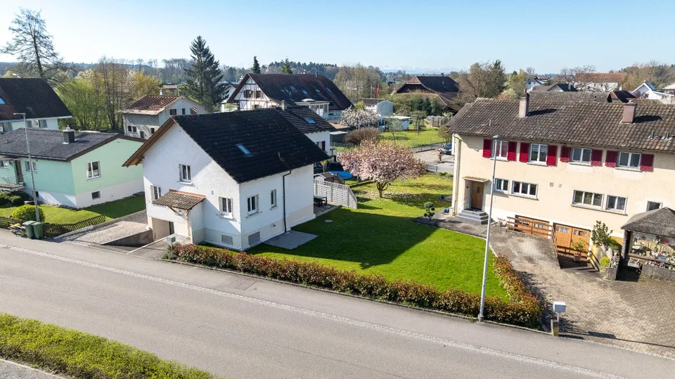 Casa unifamiliare affascinante con grande giardino a Subingen