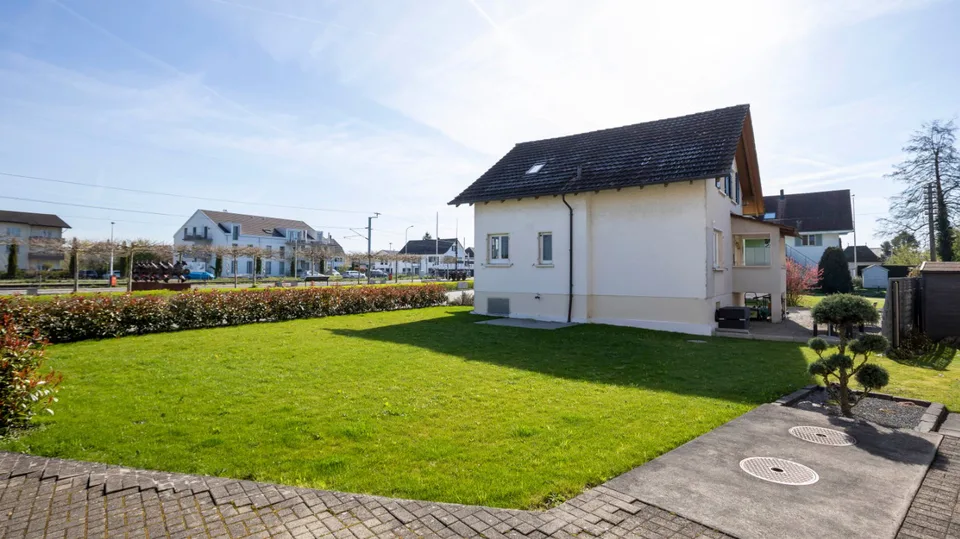 Casa unifamiliare affascinante con grande giardino a Subingen