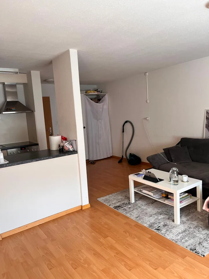 Schöne 2.5 Zimmerwohnung mit Balkon