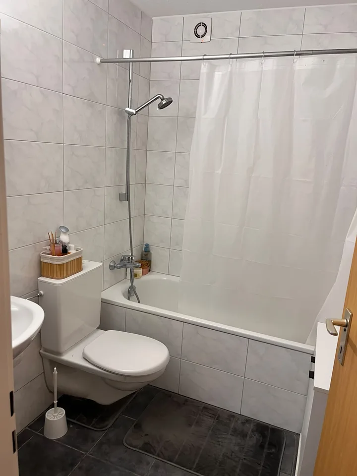 Schöne 2.5 Zimmerwohnung mit Balkon