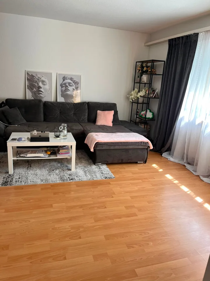 Schöne 2.5 Zimmerwohnung mit Balkon