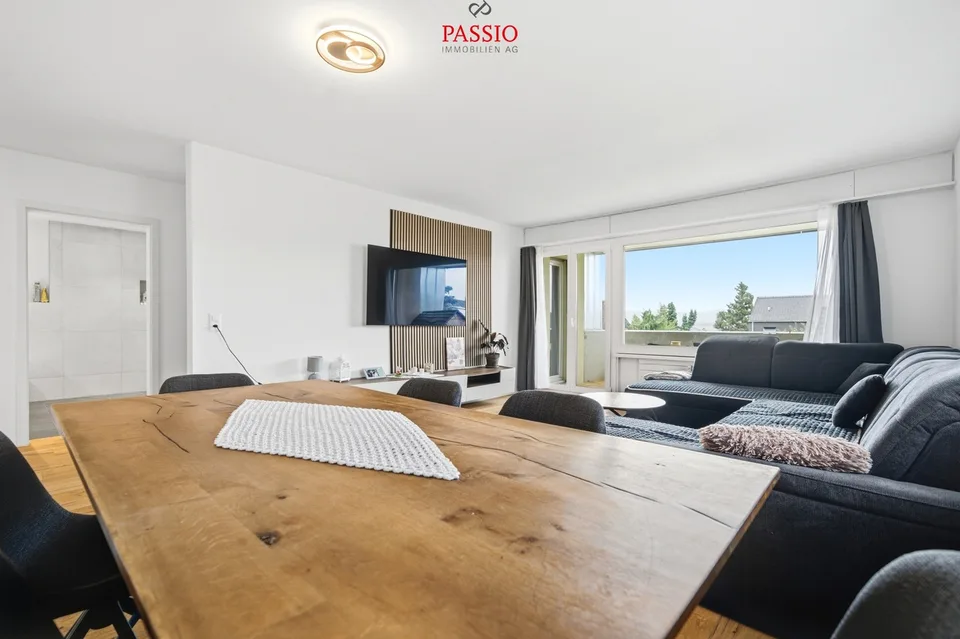 Appartamento di 4,5 locali ristrutturato con vista sulle Alpi e parte di giardino