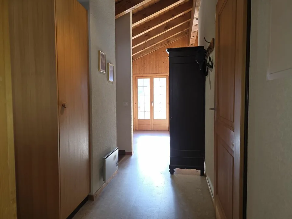 3 ½ Zi - Dachwohnung Haus 'Nufenen'