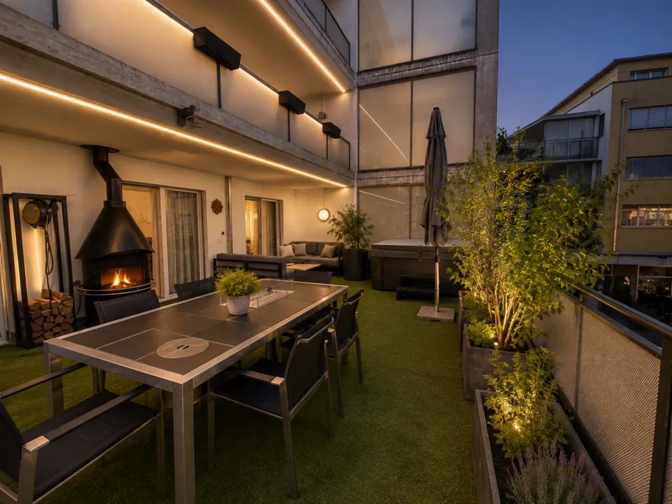 Esperienza di vita esclusiva: Maisonette urbana con oasi di benessere privata e vista.