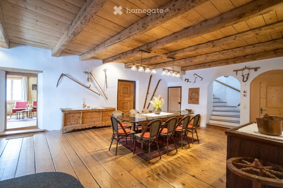 Charmantes 6-Zimmer-Engadinerhaus in Scuol – Historisches Bijou zur Dauermiete