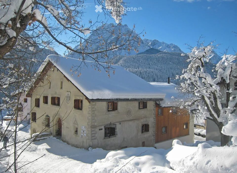 Charmantes 6-Zimmer-Engadinerhaus in Scuol – Historisches Bijou zur Dauermiete