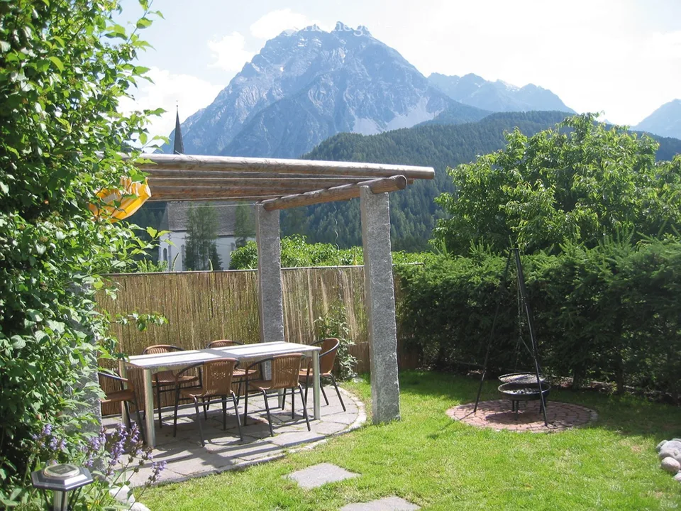 Charmantes 6-Zimmer-Engadinerhaus in Scuol – Historisches Bijou zur Dauermiete