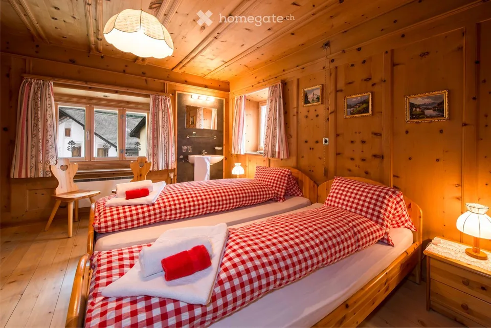 Charmantes 6-Zimmer-Engadinerhaus in Scuol – Historisches Bijou zur Dauermiete