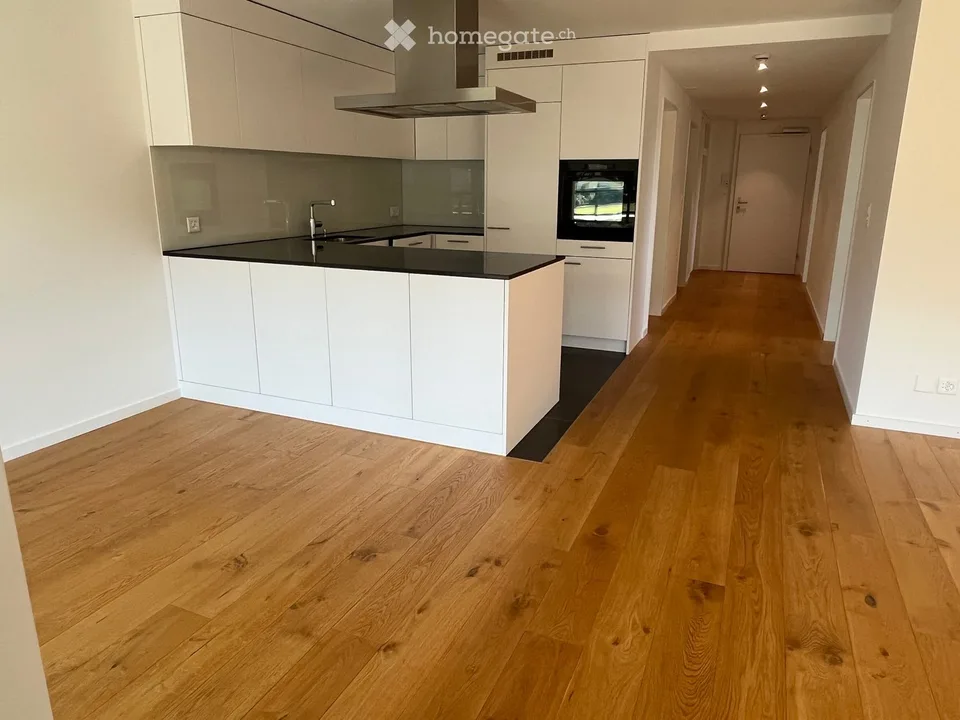 Moderne 3.5-Zimmer-Wohnung mit Seenähe und traumhafter Aussicht