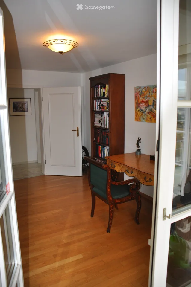 Helle 4.5-Zimmer-Wohnung mit Balkon und schöner Aussicht in Oberwil BL