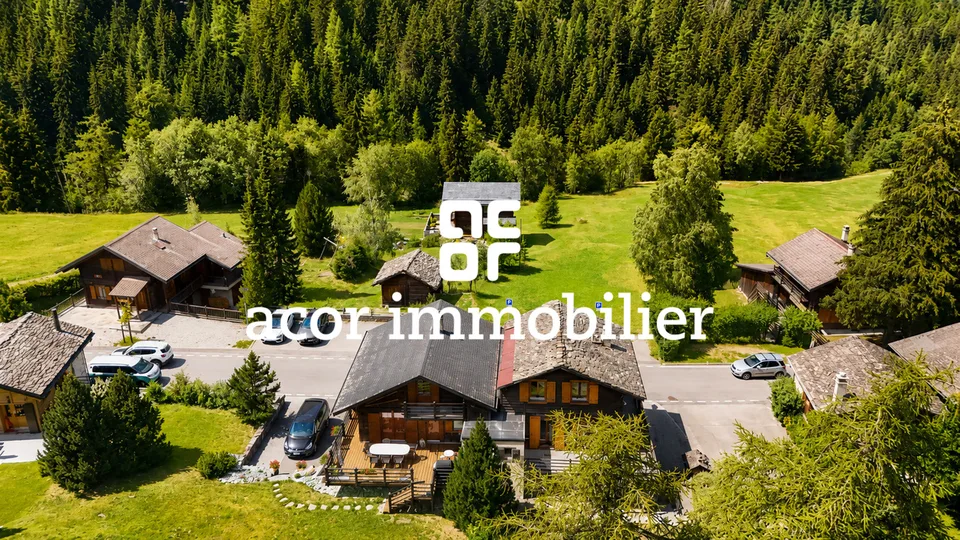 Chalet de caractère à réinventer dans un cadre alpin exceptionnel